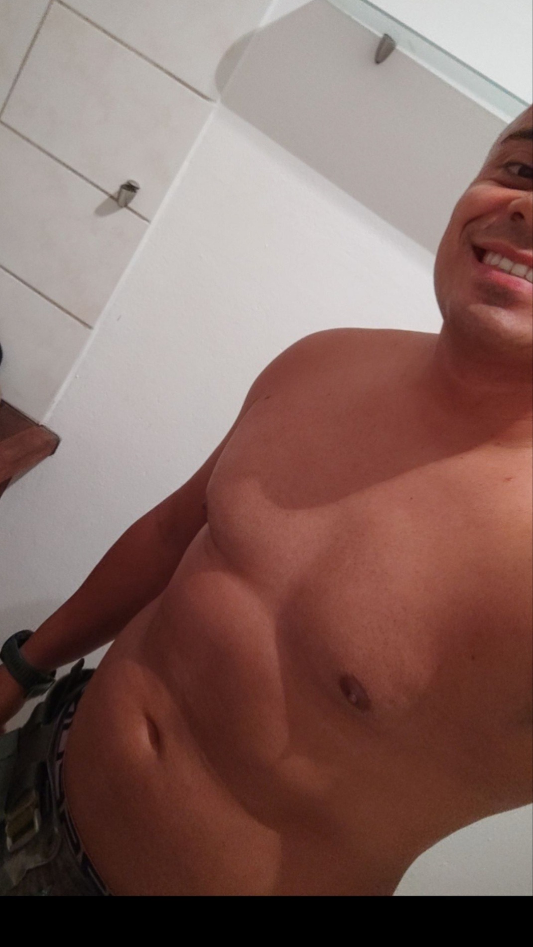Profil de Guirec, 31 ans, Escort Gay Luxembourg à Medernach
