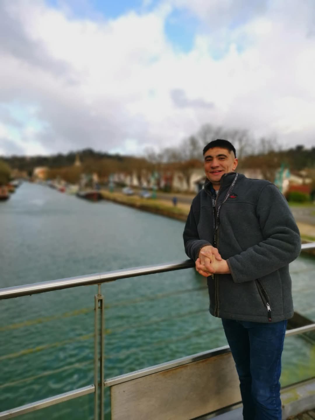 Profil de Rida, 35 ans, Escort Gay Luxembourg à Mompach