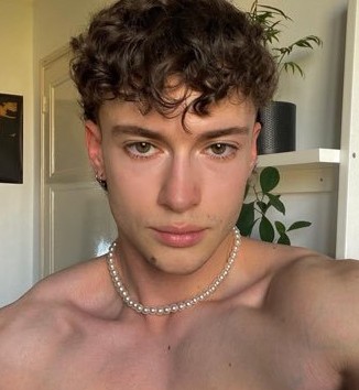 Profil de Nuri, 24 ans, Escort Gay Luxembourg à Crendal