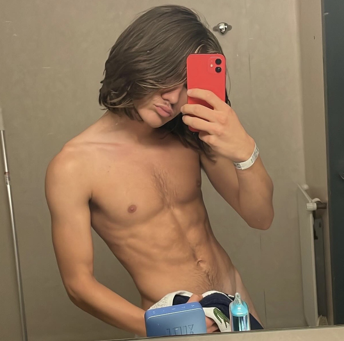 Profil de Hakime, 21 ans, Escort Gay Luxembourg à Lausdorn