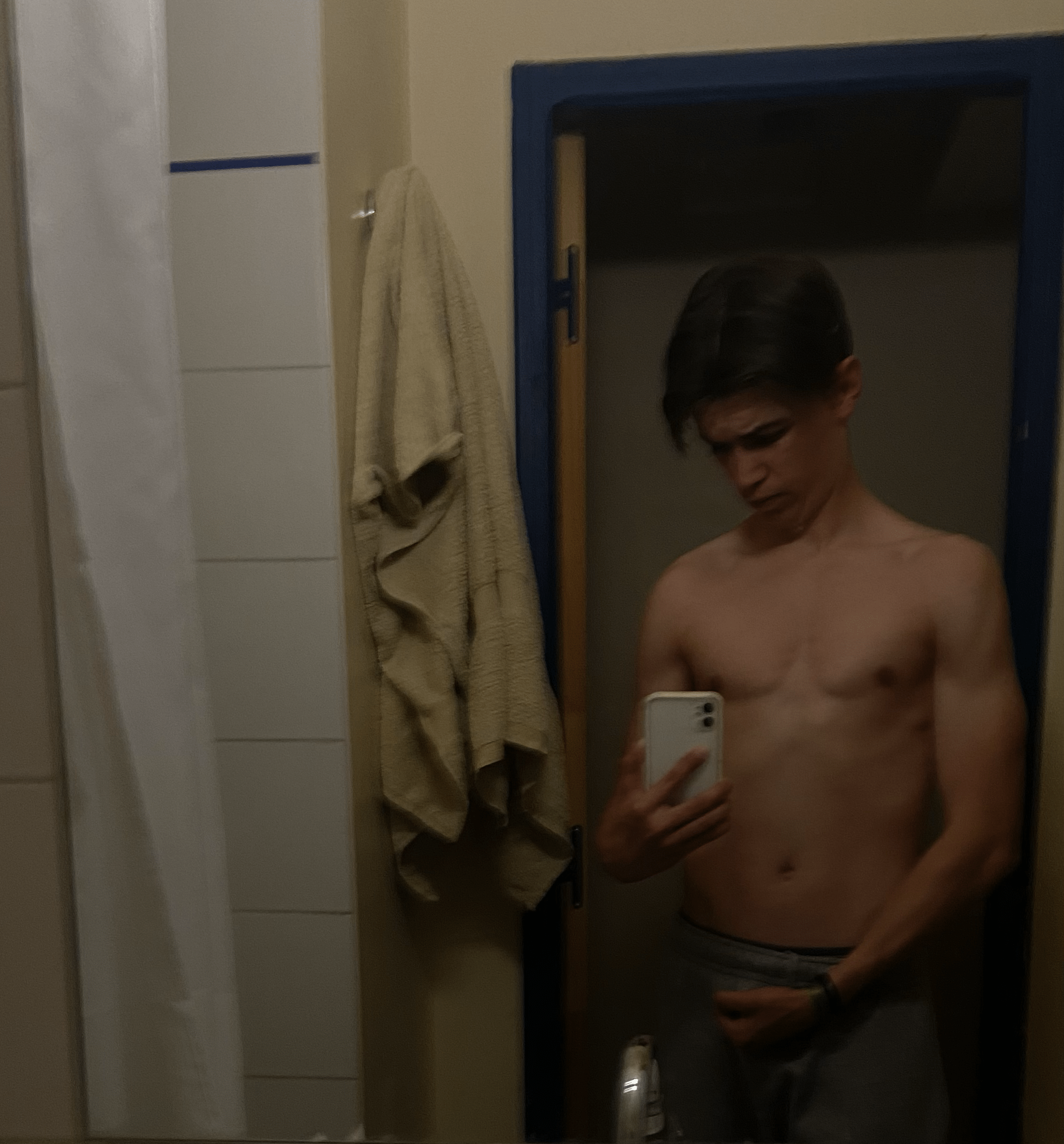 Profil de Anis, 21 ans, Escort Gay Luxembourg à Folschette