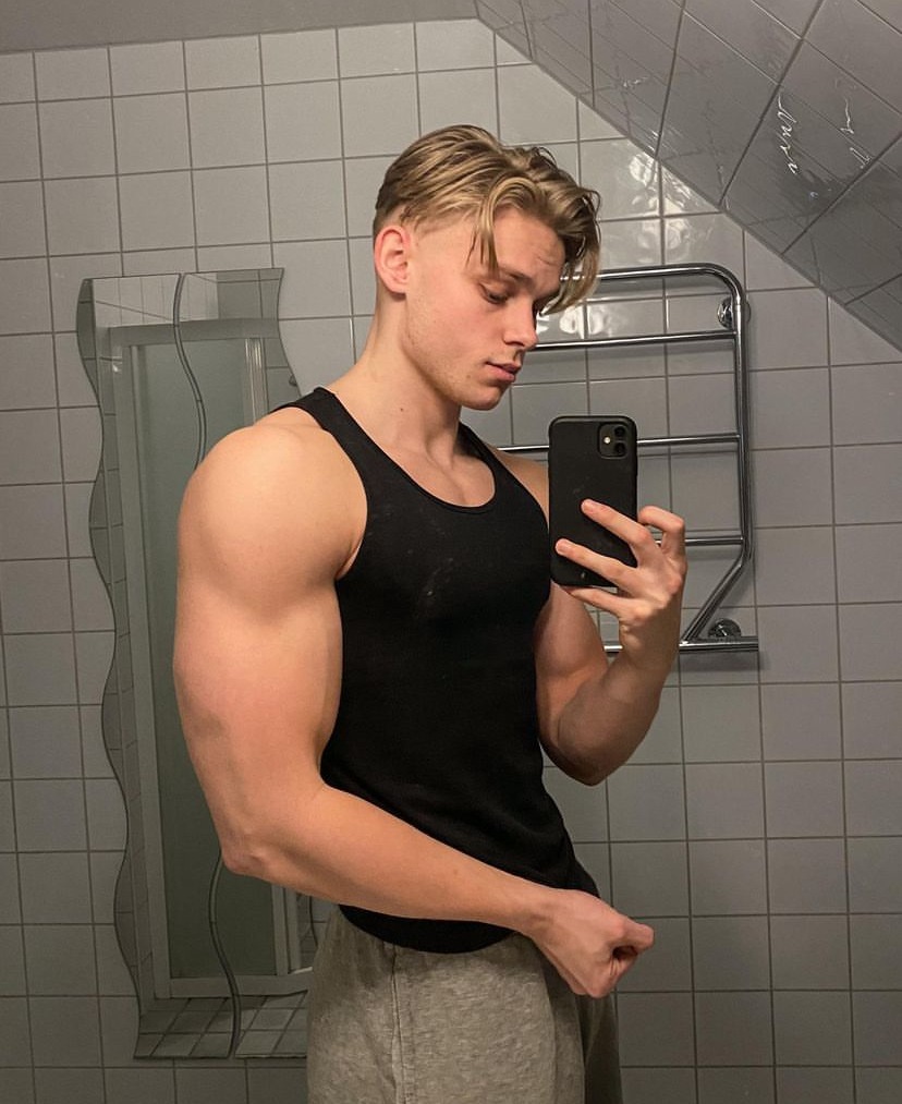 Profil de Melen, 21 ans, Escort Gay Luxembourg à Tuntange