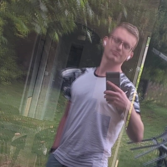 Profil de Nermin, 25 ans, Escort Gay Luxembourg à Brattert