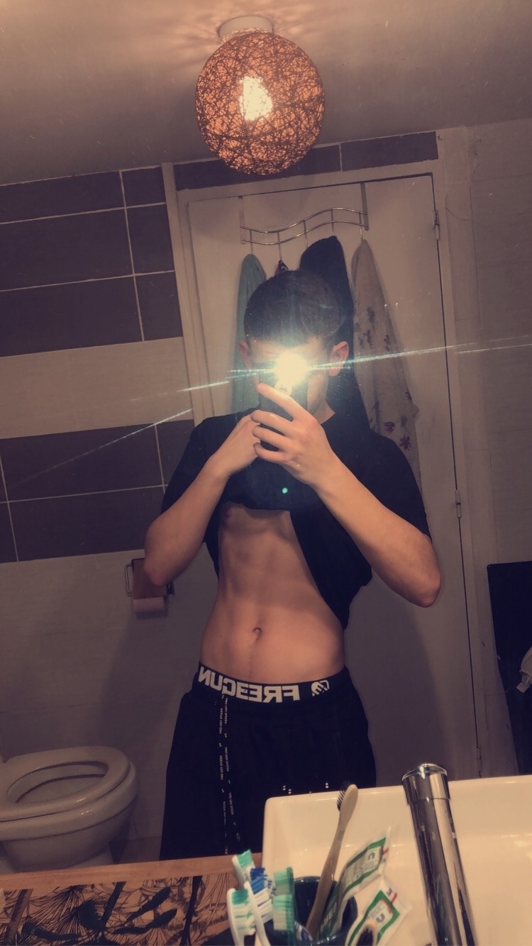 Profil de Omid, 20 ans, Escort Gay Luxembourg à Remerschen