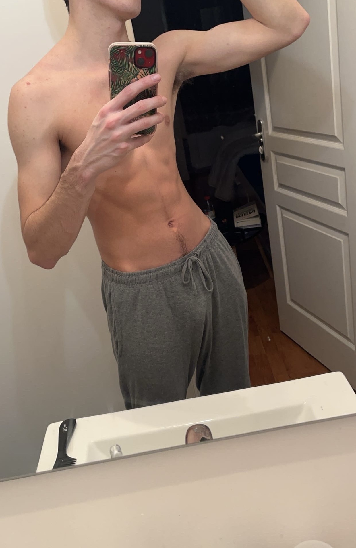 Profil de Azat, 24 ans, Escort Gay Luxembourg à Boudlerbach