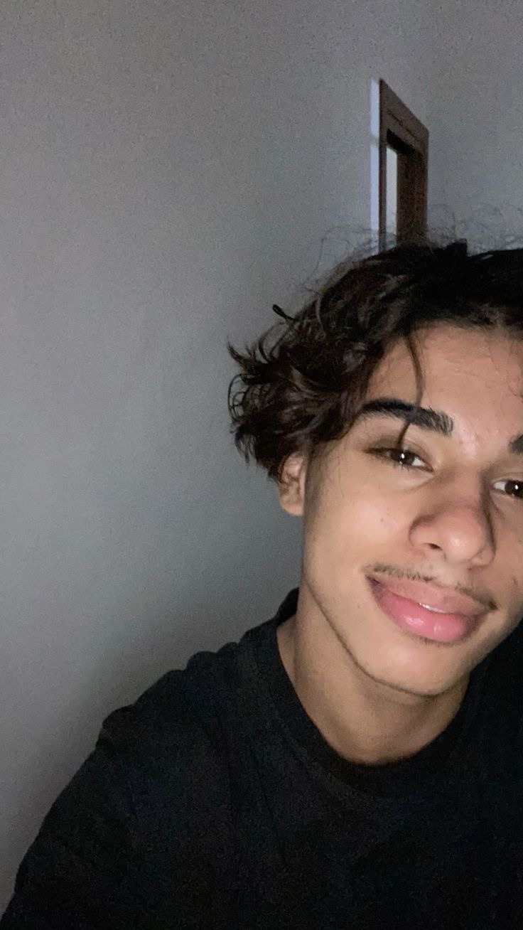Profil de Imade, 19 ans, Escort Gay Luxembourg à Weicherdange