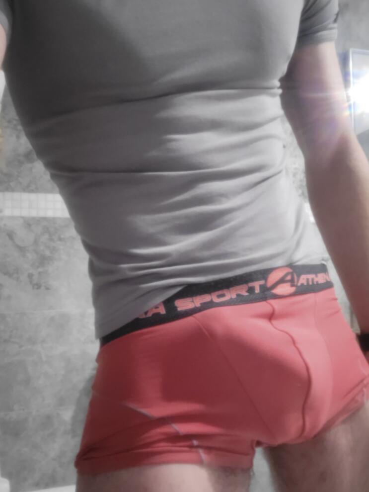 Profil de Charaf, 40 ans, Escort Gay Luxembourg à Kuborn