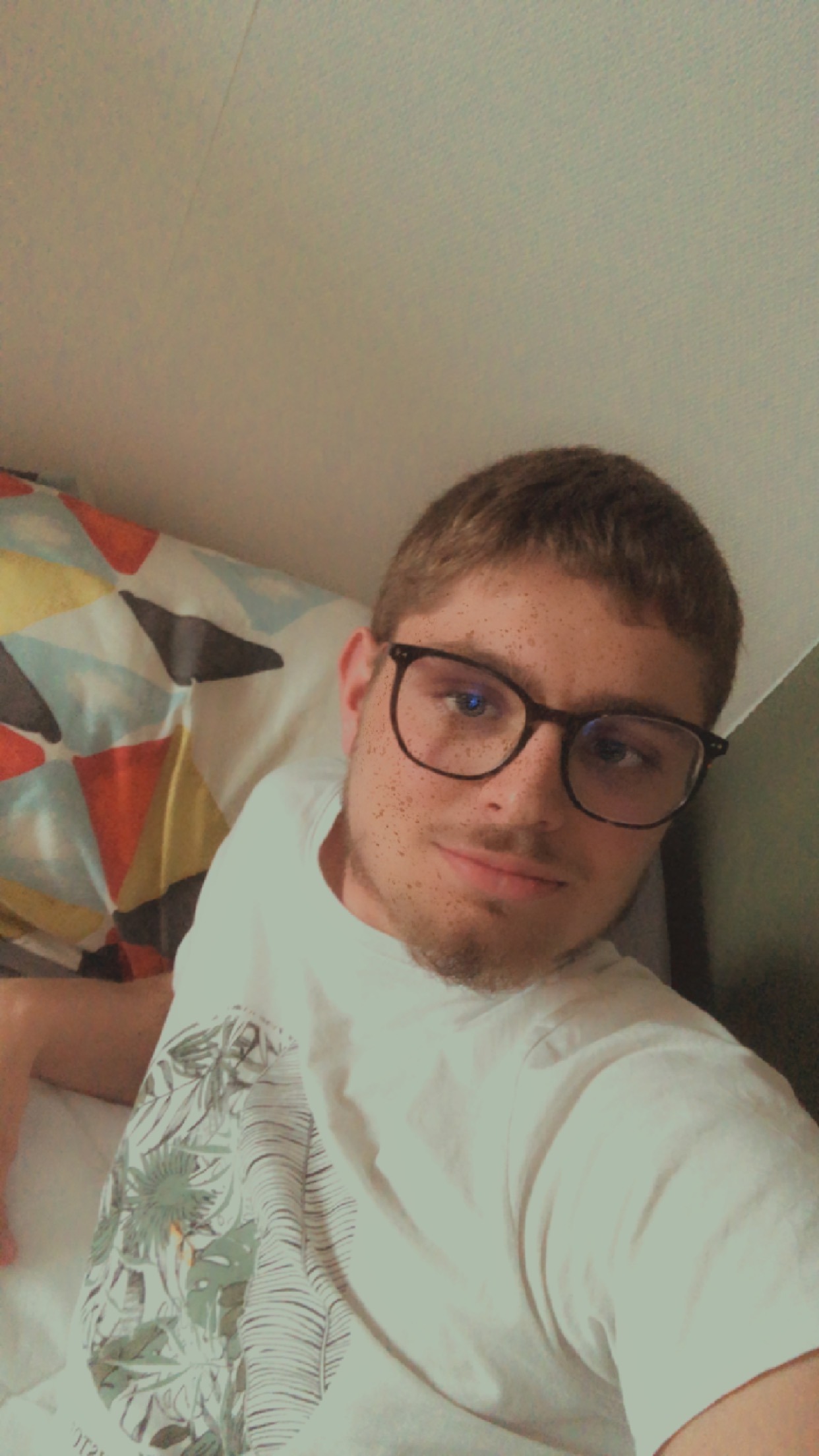 Profil de Fehd, 21 ans, Escort Gay Luxembourg à Kalborn